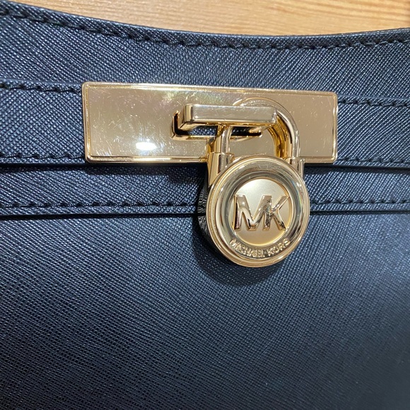 NWT Michael Kors Genuine Saffiano Leather Padlock Crossbody Bag - Picture 4 of 11